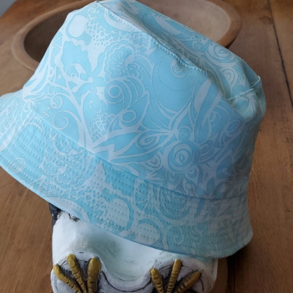 Beach hat - Picture 2 of 3